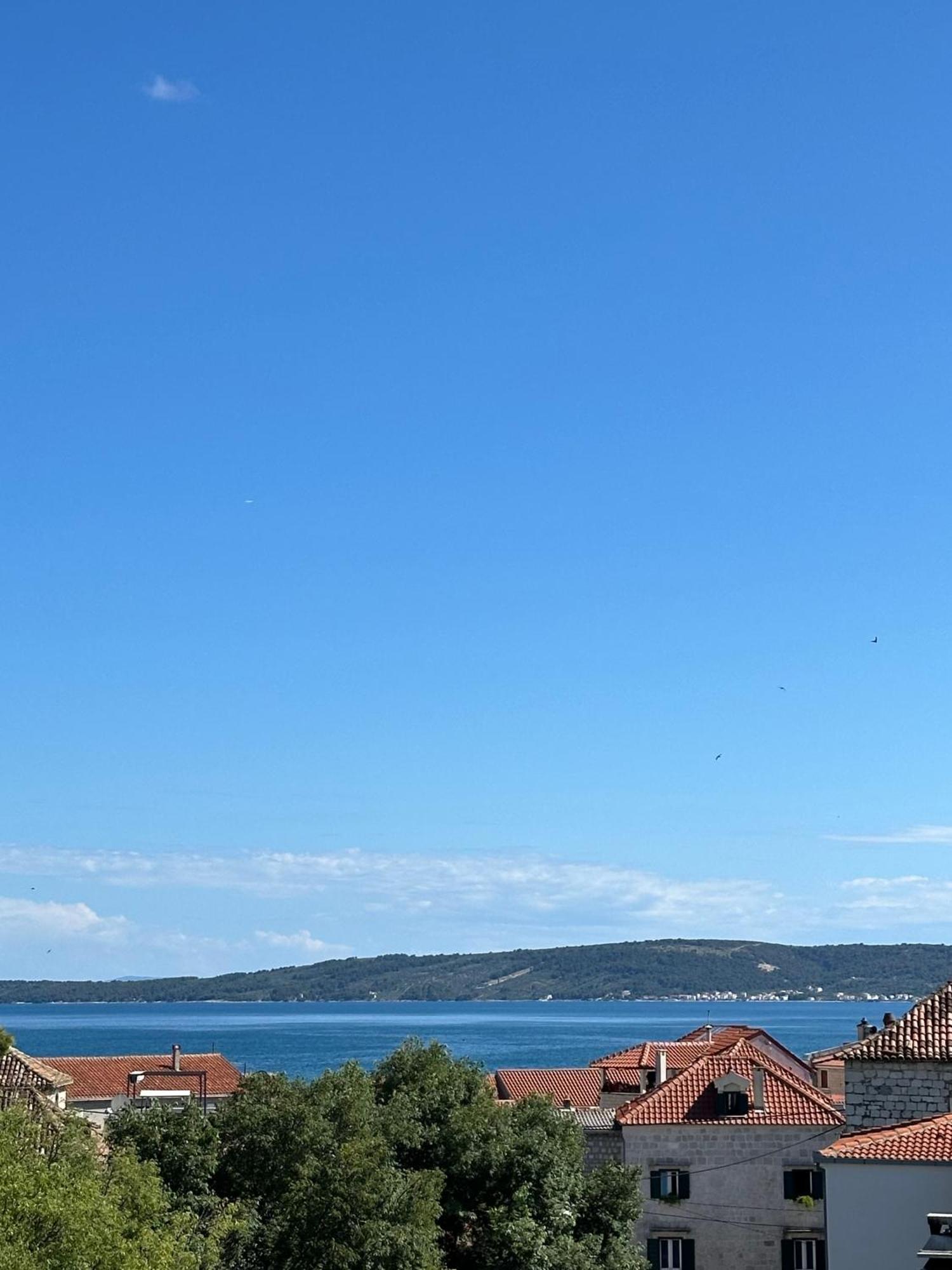 Bee House Suite - Brand New Apartment 100 M From Sea Kastela Exterior photo