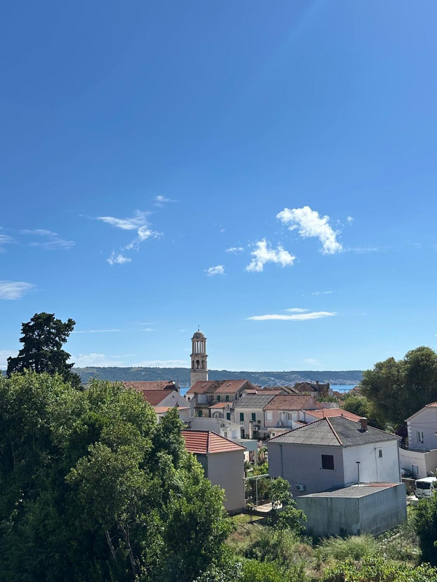Bee House Suite - Brand New Apartment 100 M From Sea Kastela Exterior photo
