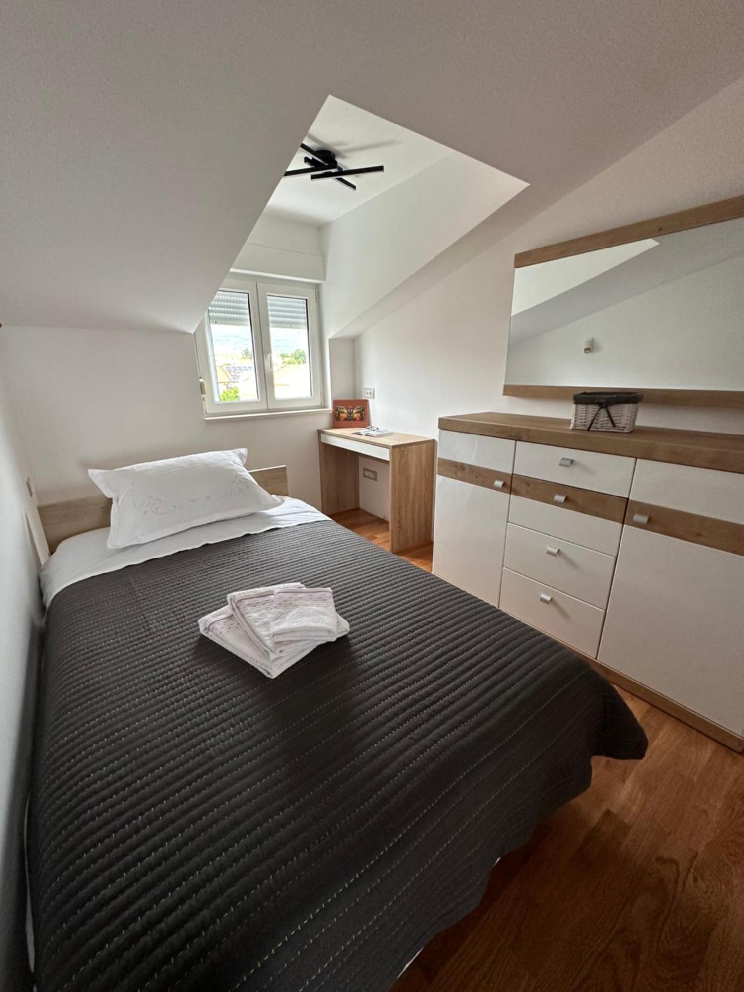 Bee House Suite - Brand New Apartment 100 M From Sea Kastela Exterior photo