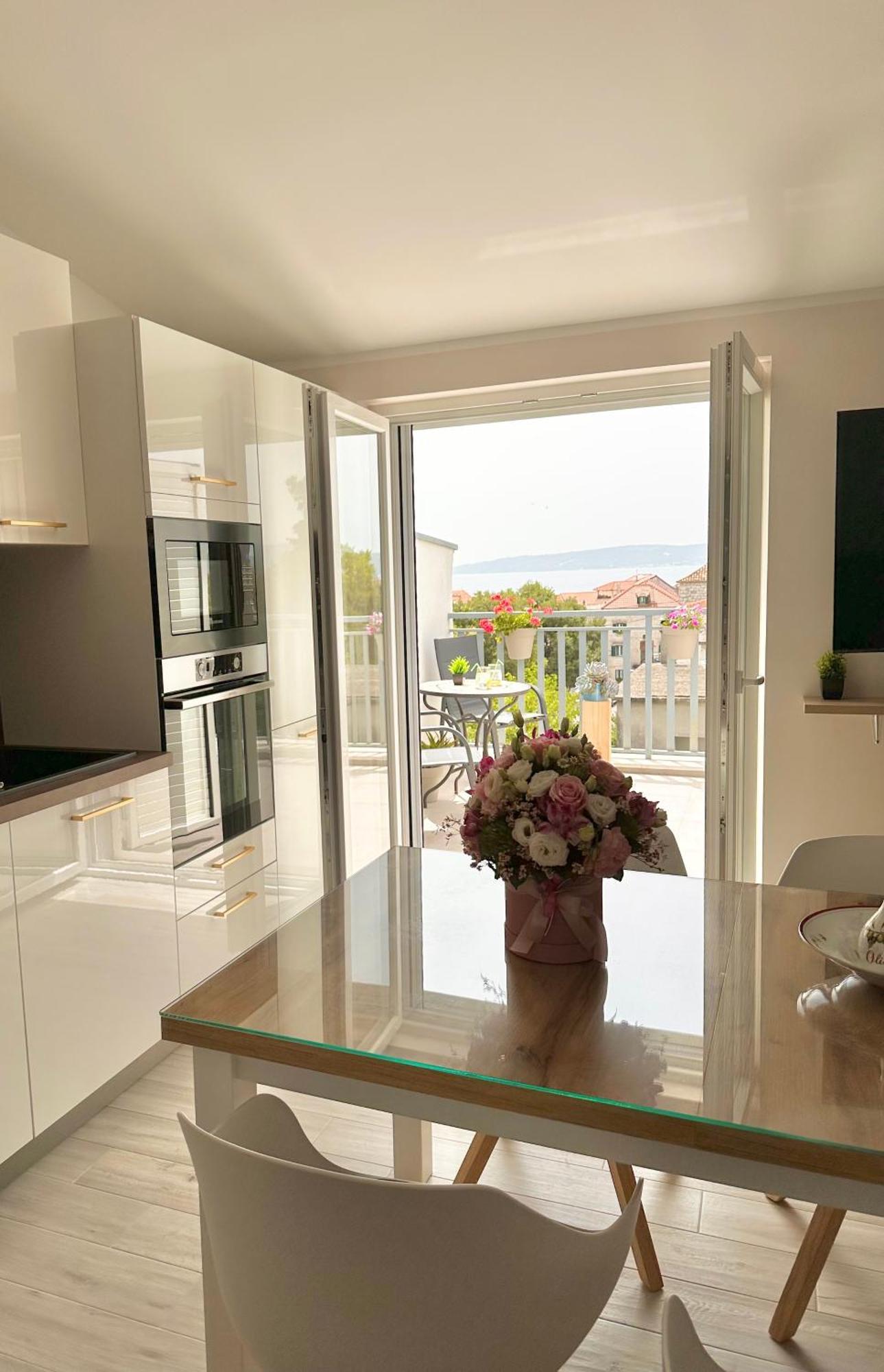 Bee House Suite - Brand New Apartment 100 M From Sea Kastela Exterior photo