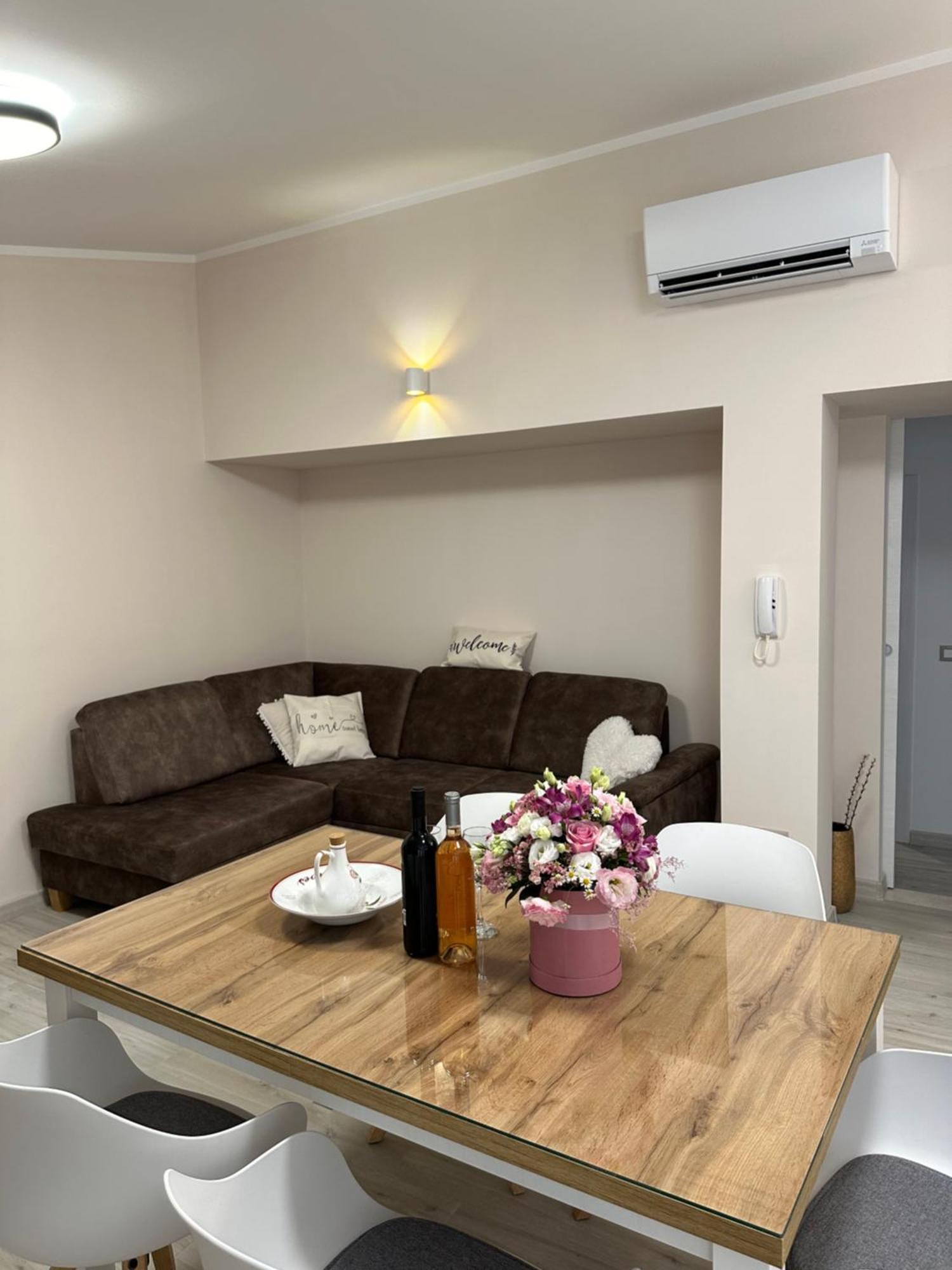 Bee House Suite - Brand New Apartment 100 M From Sea Kastela Exterior photo